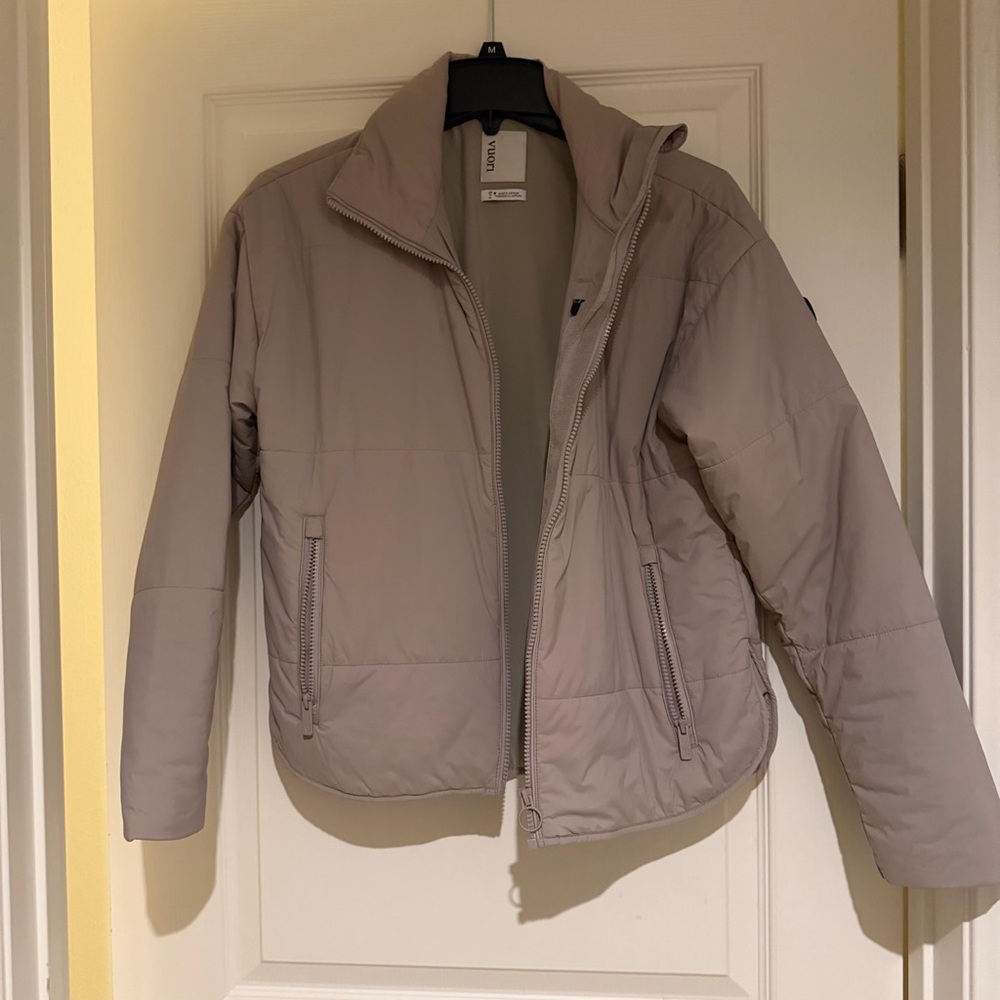 Vuori canyon insulated jacket Sz XS in Pumice
